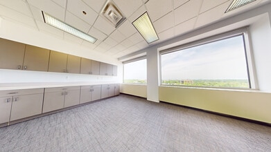 777 E Eisenhower Pky, Ann Arbor, MI for lease Interior Photo- Image 2 of 5