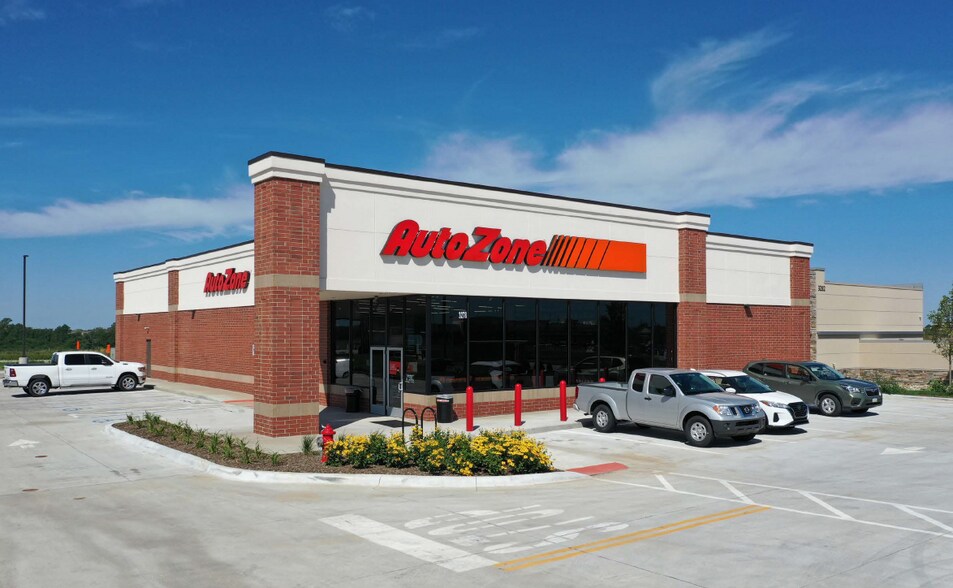 3278 Crosspark Rd, Coralville, IA 52241