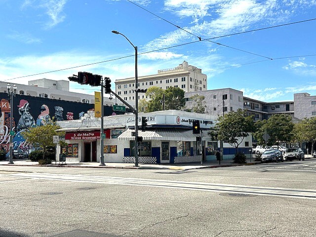 351-355 Pacific Ave, Long Beach, CA for sale - Building Photo - Image 1 of 14