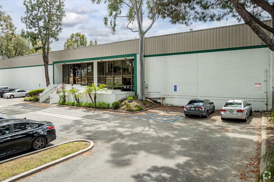 16205 Distribution Way, Cerritos, CA for sale - Primary Photo - Image 1 of 1
