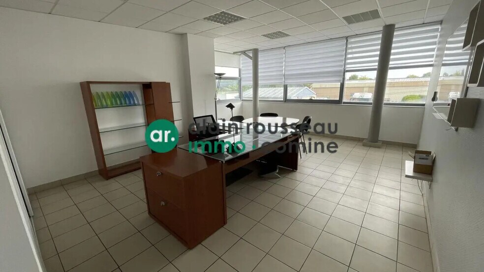 Flex in Tiercé for lease - Interior Photo - Image 3 of 6