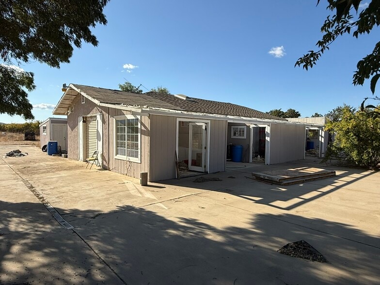 27 Wellsona Rd, Paso Robles, CA for sale - Building Photo - Image 3 of 12