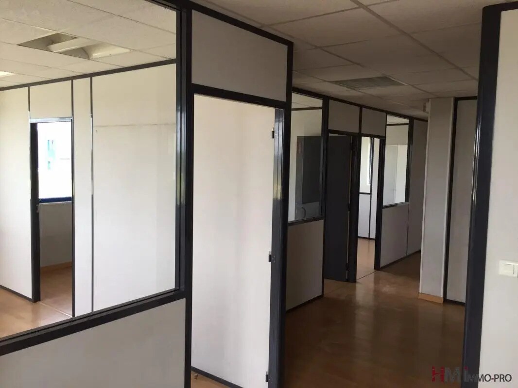 Office in Harfleur for lease Building Photo- Image 1 of 6