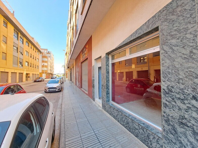 Retail in Alzira, Valencia for lease - Building Photo - Image 3 of 14
