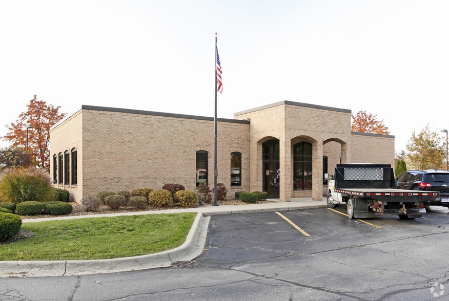 616 W Adrian St, Blissfield, MI for lease - Primary Photo - Image 1 of 2