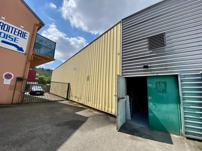 Retail in Forbach for lease - Building Photo - Image 2 of 4