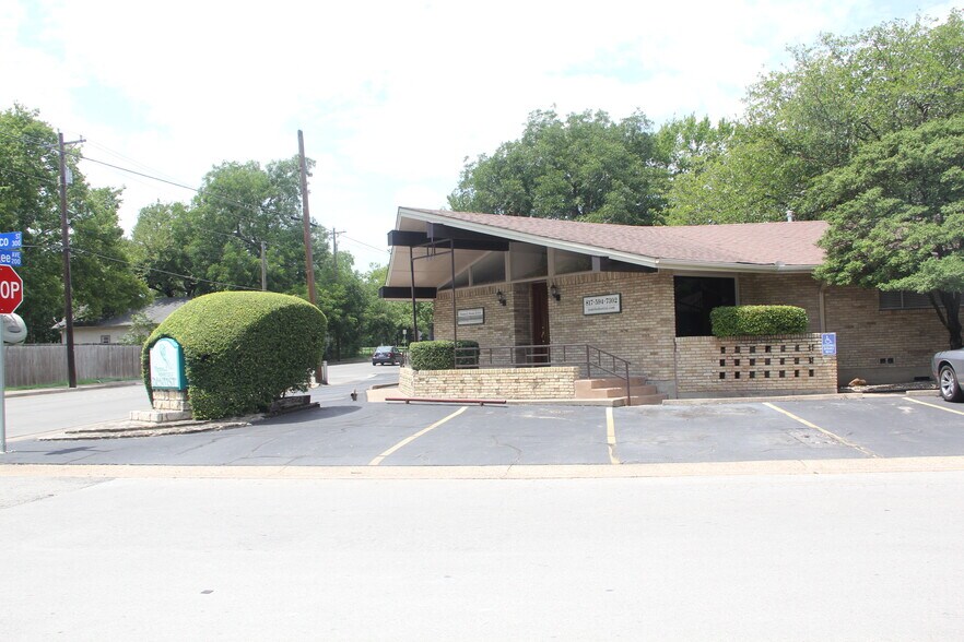 326 S Waco St, Weatherford, TX 76086 | LoopNet