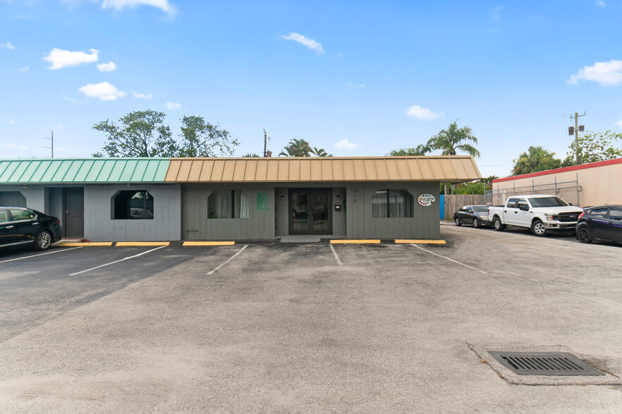 370 E Prospect Rd, Oakland Park, FL for sale - Building Photo - Image 3 of 26