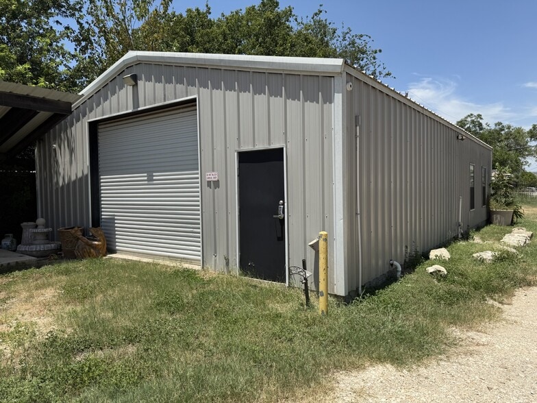 4778 Old Highway 81, New Braunfels, TX for lease - Building Photo - Image 3 of 9