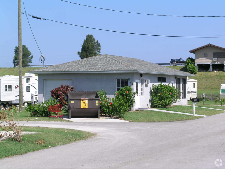 297 W Main St, Pahokee, FL for sale - Primary Photo - Image 1 of 1