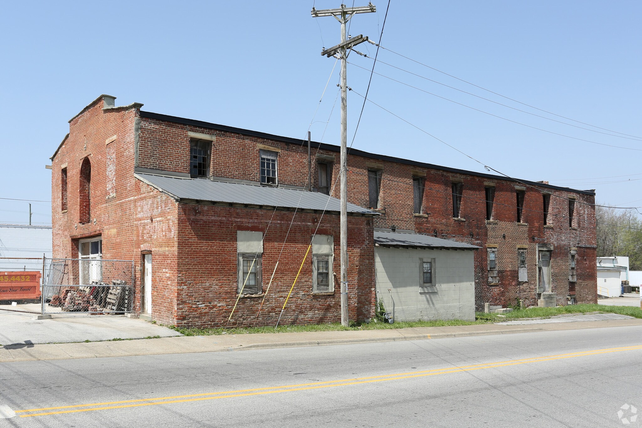 117 E Oak St, New Albany, IN for sale Primary Photo- Image 1 of 1