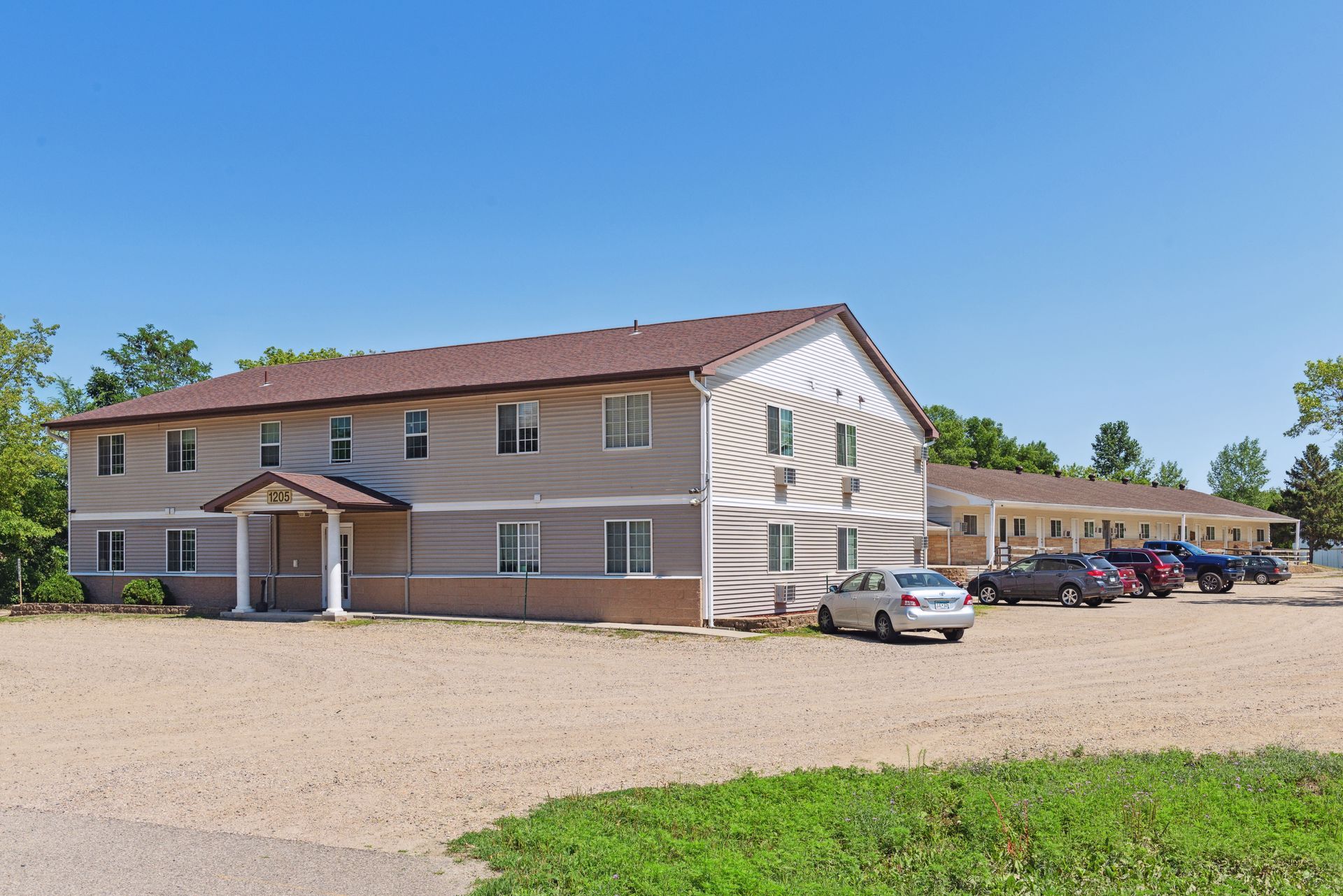 1205 S Sibley Ave, Litchfield, MN 55355 Lake Ripley Apartments