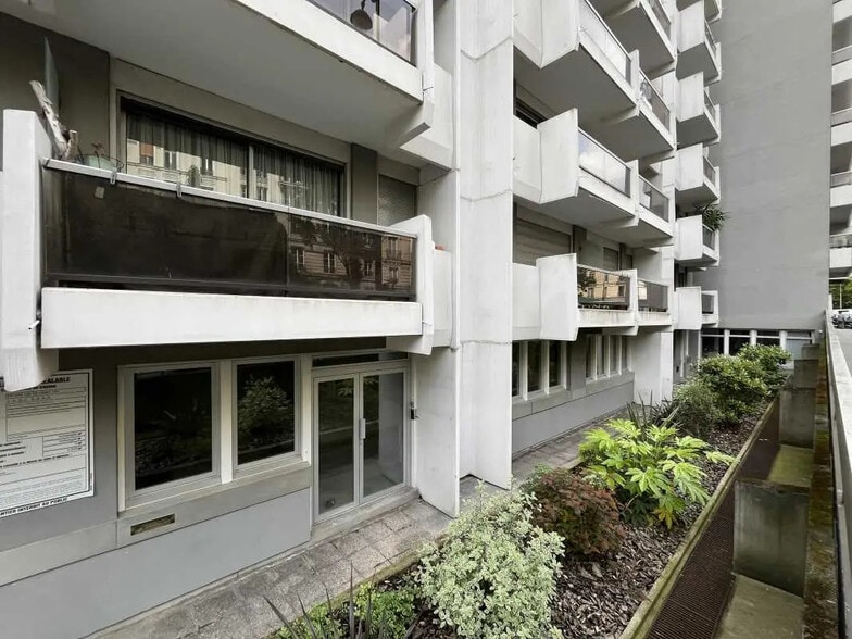 Office in Paris for sale - Building Photo - Image 1 of 13