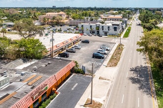 3100 Tamiami Trl N, Naples, FL - AERIAL  map view