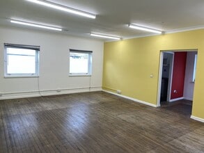 Tideway House, 1 Tideway House, Park Ln, Richmond for lease Interior Photo- Image 1 of 2