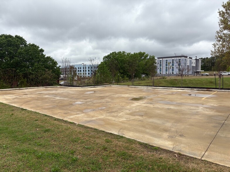 1117 McMurtrie Dr NW, Huntsville, AL for lease - Building Photo - Image 2 of 4