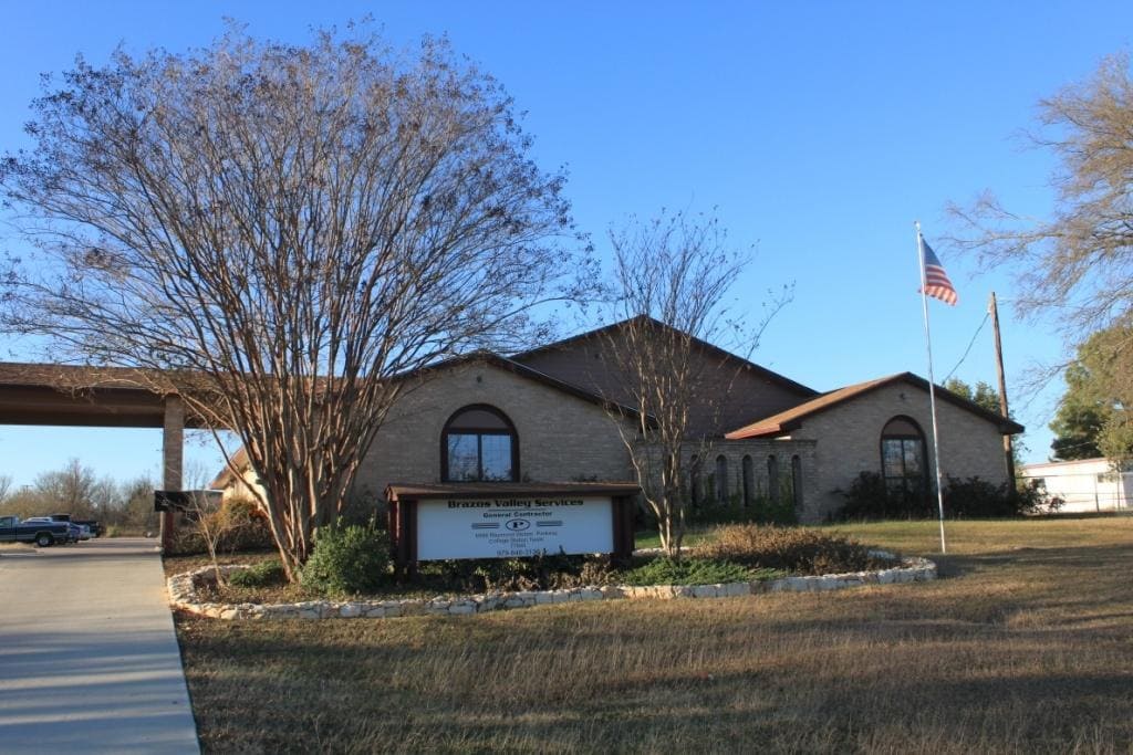 6988 Raymond Stotzer, College Station, TX for sale Primary Photo- Image 1 of 31