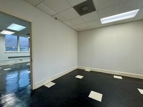3502 SCOTTS Ln, Philadelphia, PA for lease Building Photo- Image 2 of 7