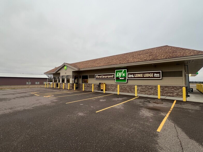 418 E M D St, Cadott, WI for sale - Building Photo - Image 1 of 1