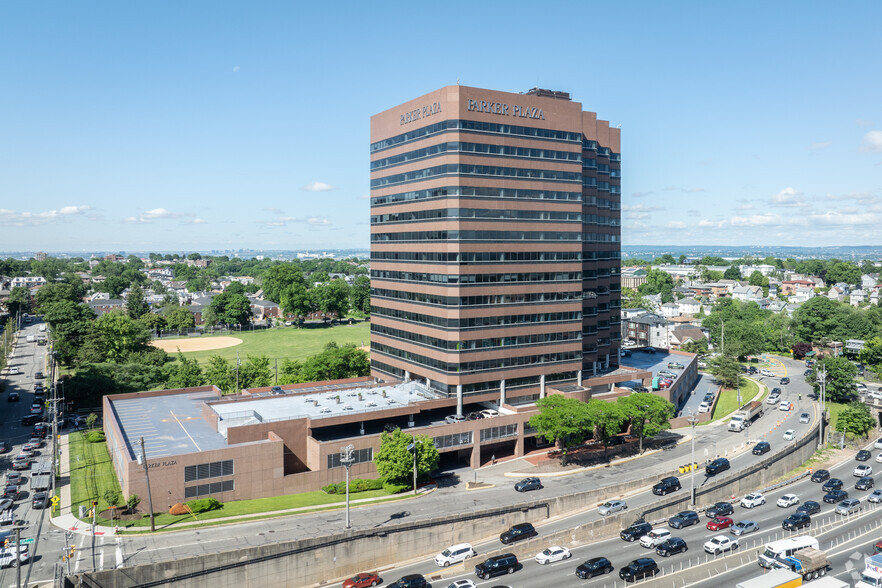 400 Kelby St, Fort Lee, NJ for lease - Building Photo - Image 1 of 11