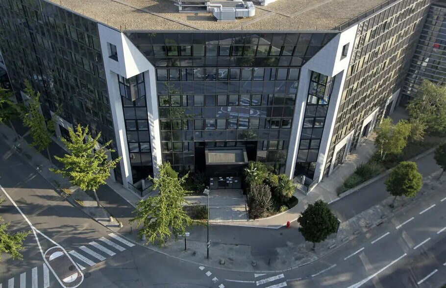 Office in Nantes for lease - Building Photo - Image 2 of 18