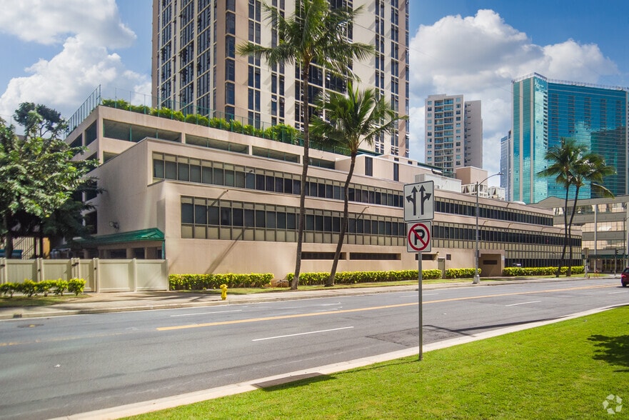 1050 Queen St, Honolulu, HI for lease - Building Photo - Image 3 of 20