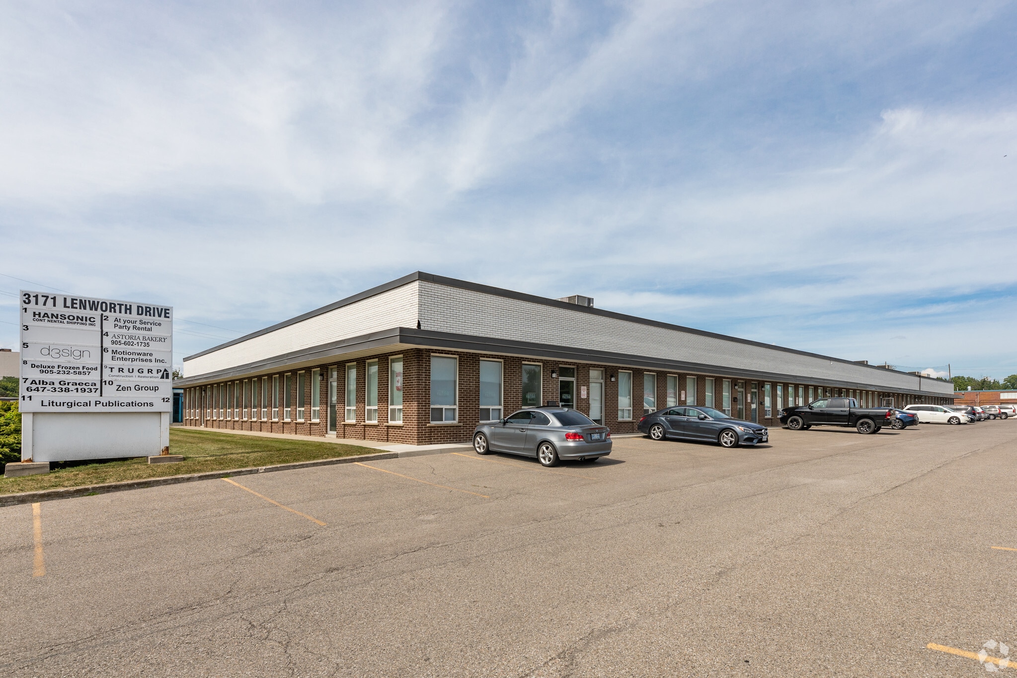 3171 Lenworth Dr, Mississauga, ON for lease Primary Photo- Image 1 of 5