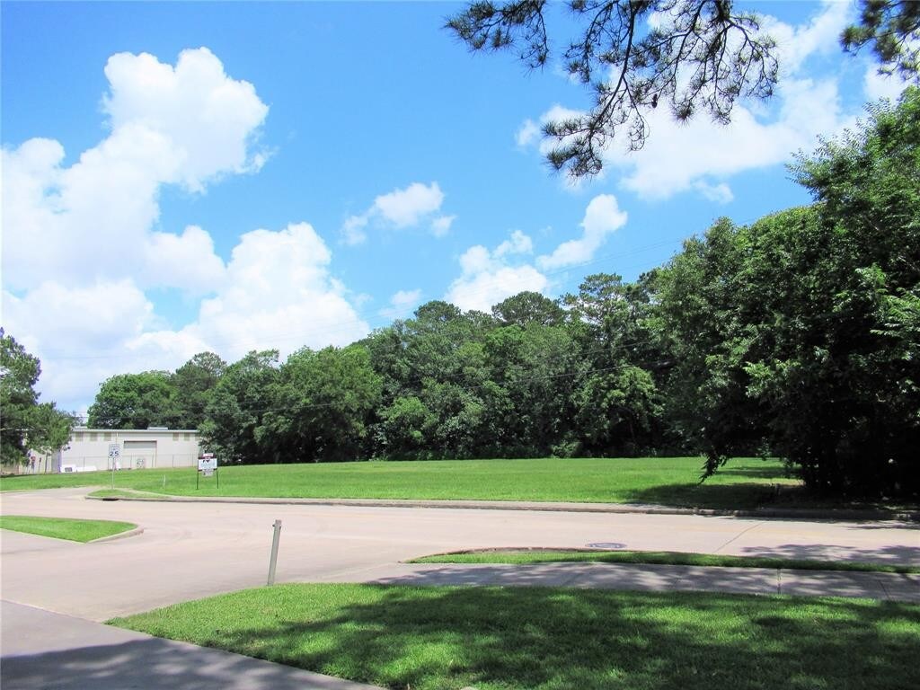 101 E Walker St, League City, TX for sale Primary Photo- Image 1 of 4