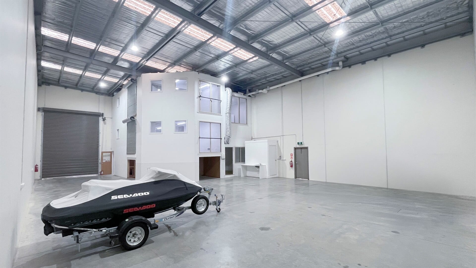 69 Acacia Rd, Ferntree Gully for lease Interior Photo- Image 1 of 4