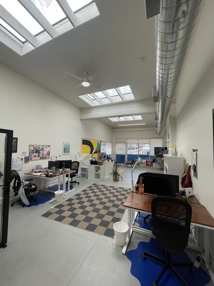 5500-5504 Monte Vista St, Los Angeles, CA for lease - Building Photo - Image 3 of 18