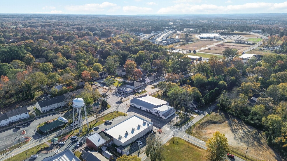 21 W Broad St, Hoschton, GA for sale - Building Photo - Image 3 of 11