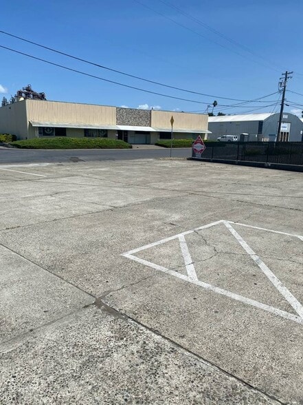 104 Maxwell Ct, Santa Rosa, CA for lease - Building Photo - Image 3 of 5