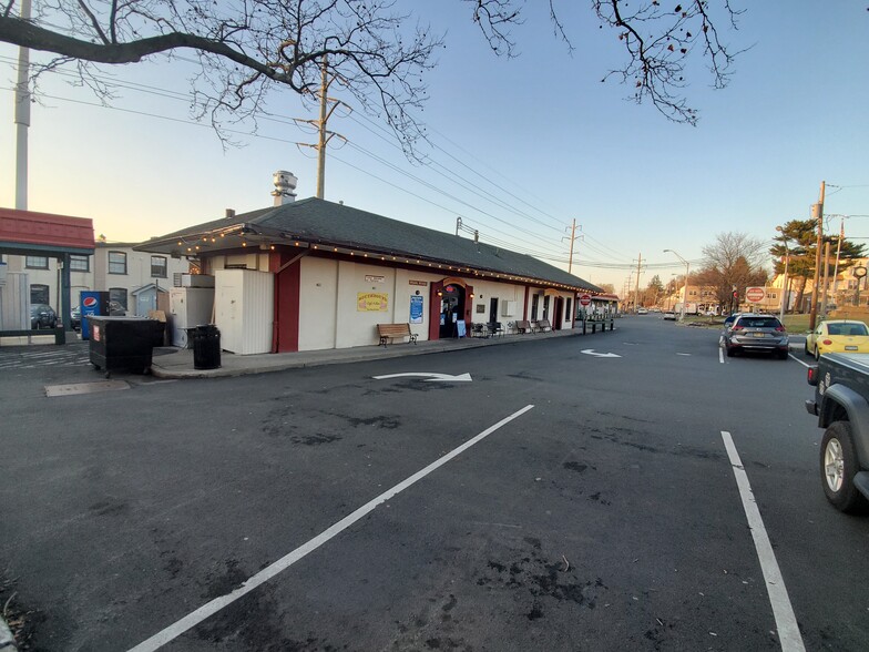 1 Railroad Ave, Pearl River, NY for sale - Building Photo - Image 1 of 1