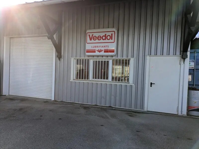 Flex in Saint-Jeoire-Prieuré for lease Building Photo- Image 1 of 7