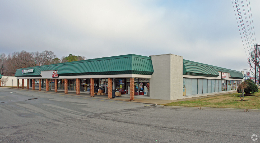 4004-4006 W Mercury Blvd, Hampton, VA for lease - Primary Photo - Image 1 of 6