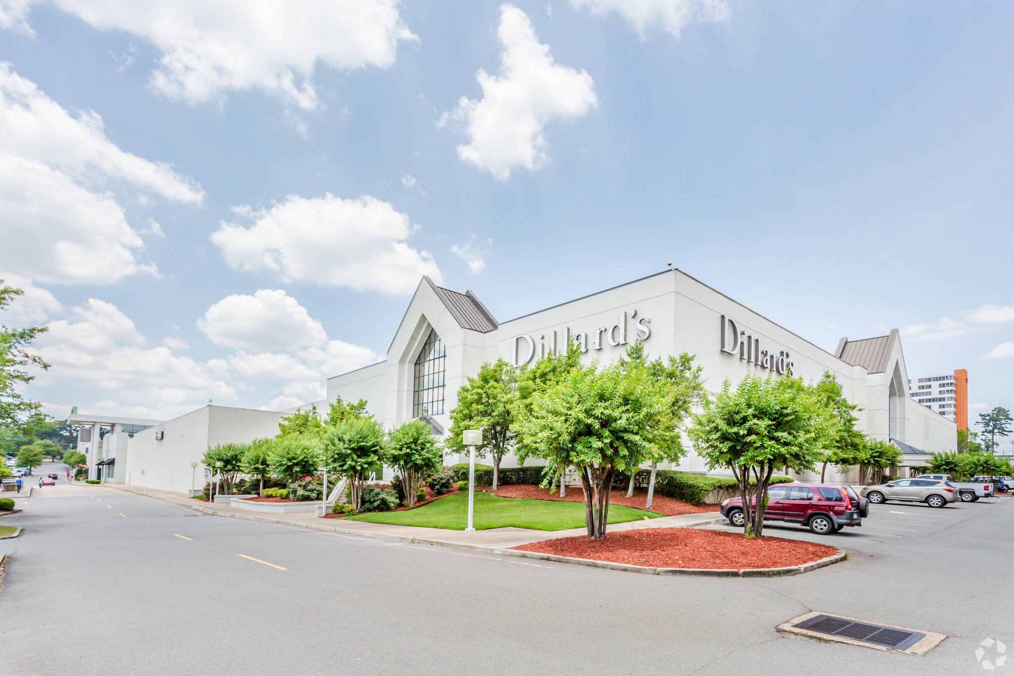 6000 W Markham St, Little Rock, AR for lease Primary Photo- Image 1 of 9