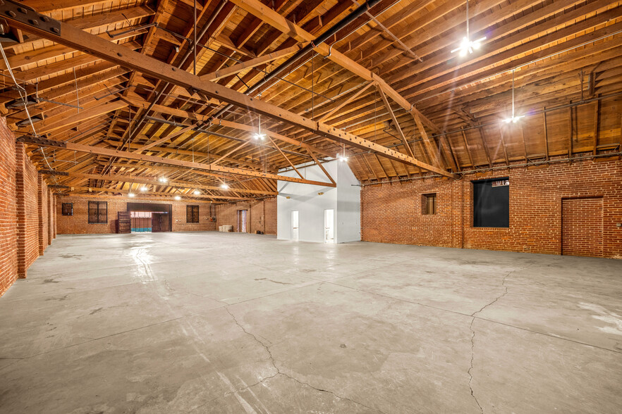 3837-3841 Broadway Pl, Los Angeles, CA for lease - Building Photo - Image 1 of 17