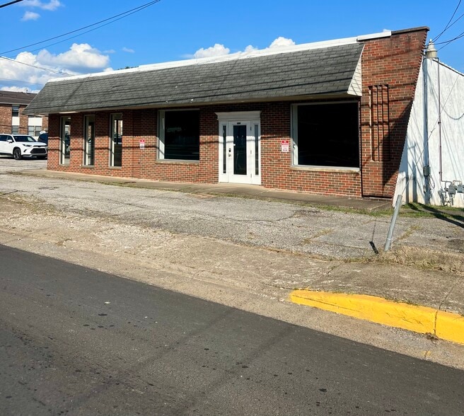 404 Midland Trl, Hurricane, WV for lease - Building Photo - Image 1 of 4