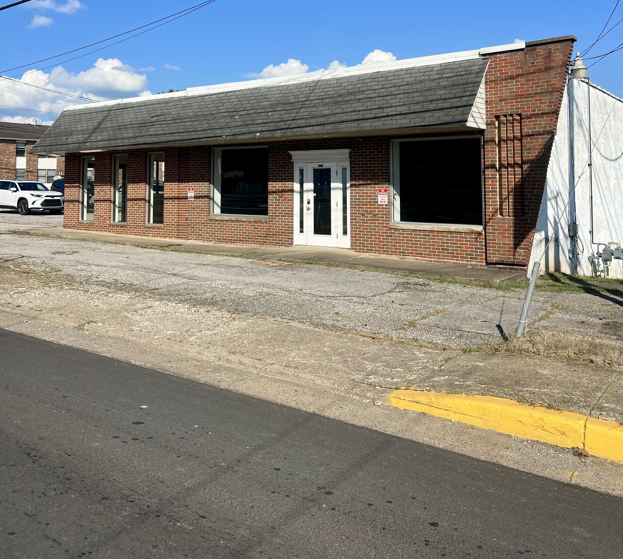 404 Midland Trl, Hurricane, WV for lease Building Photo- Image 1 of 5