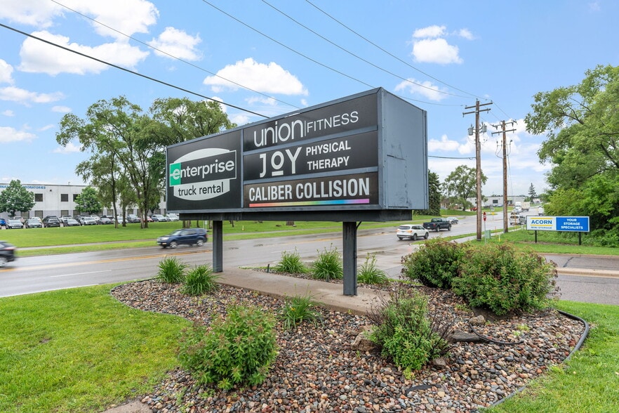 Blue Water I & Blue Water II portfolio of 2 properties for sale on LoopNet.com - Building Photo - Image 3 of 30