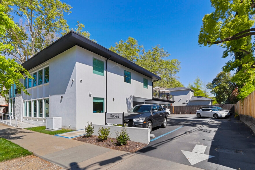 4101 J St, Sacramento, CA for lease - Building Photo - Image 2 of 13