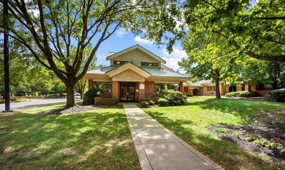 708 N Shady Retreat Rd, Doylestown, PA for sale - Building Photo - Image 1 of 1
