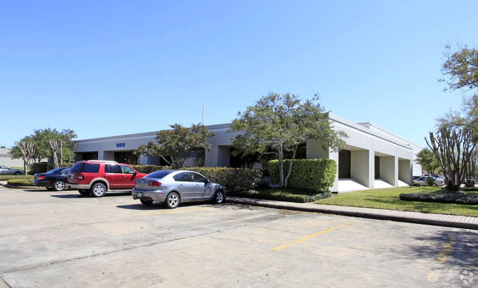 10410 Corporate Dr, Sugar Land, TX for sale - Primary Photo - Image 1 of 8