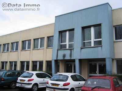 Industrial in Coignières for lease - Building Photo - Image 2 of 3