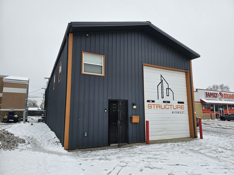 2117 W Morris St, Indianapolis, IN for lease - Primary Photo - Image 1 of 15