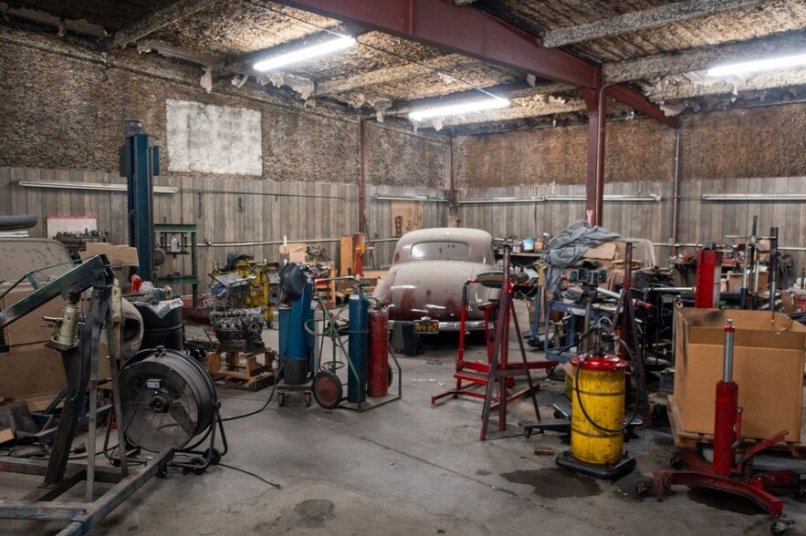 145 W Oasis Rd, Palm Springs, CA for sale - Interior Photo - Image 3 of 18