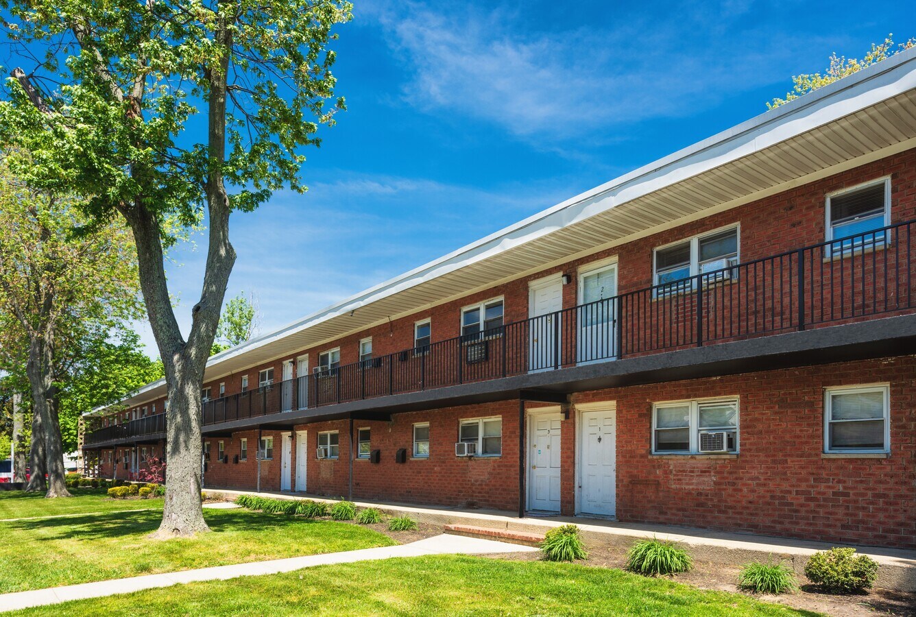 135 Rockwell Ave, Long Branch, NJ 07740