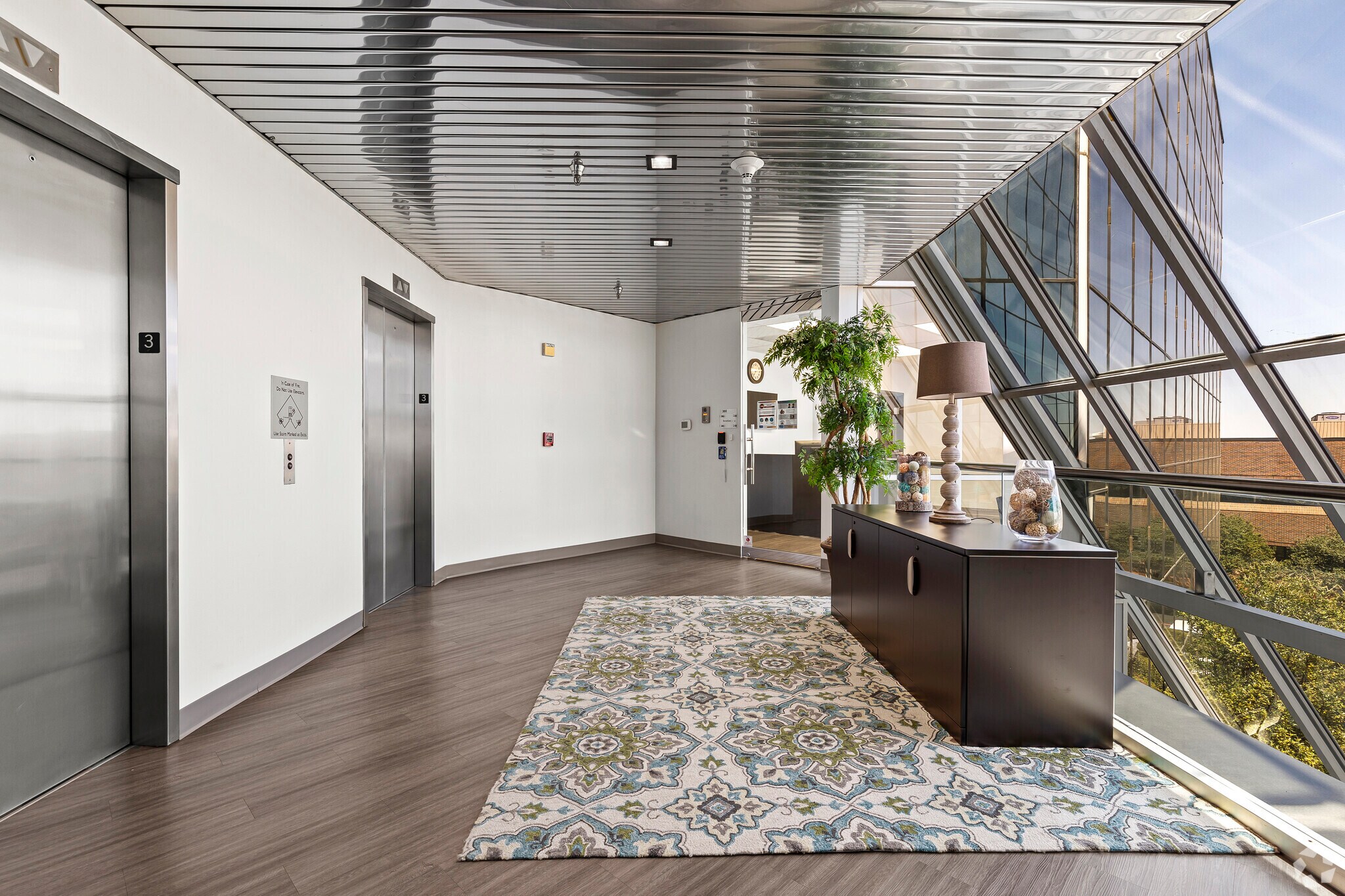 4001 Airport Fwy, Bedford, TX 76021 - DFW West | LoopNet - 4001 Airport Freeway Suite 300 Bedford Tx 76021