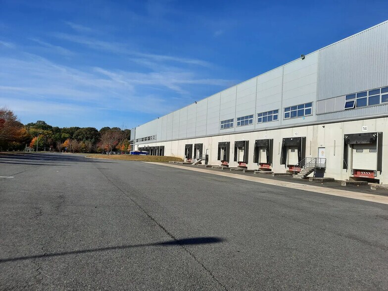 Industrial in Combs-la-Ville for lease - Building Photo - Image 1 of 3