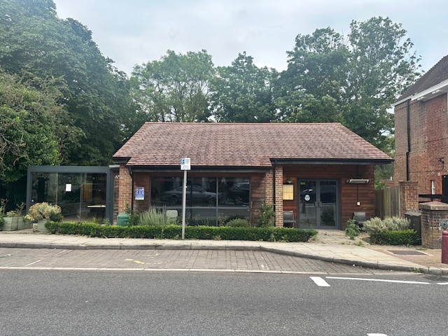 Watling St, Radlett for lease Primary Photo- Image 1 of 2